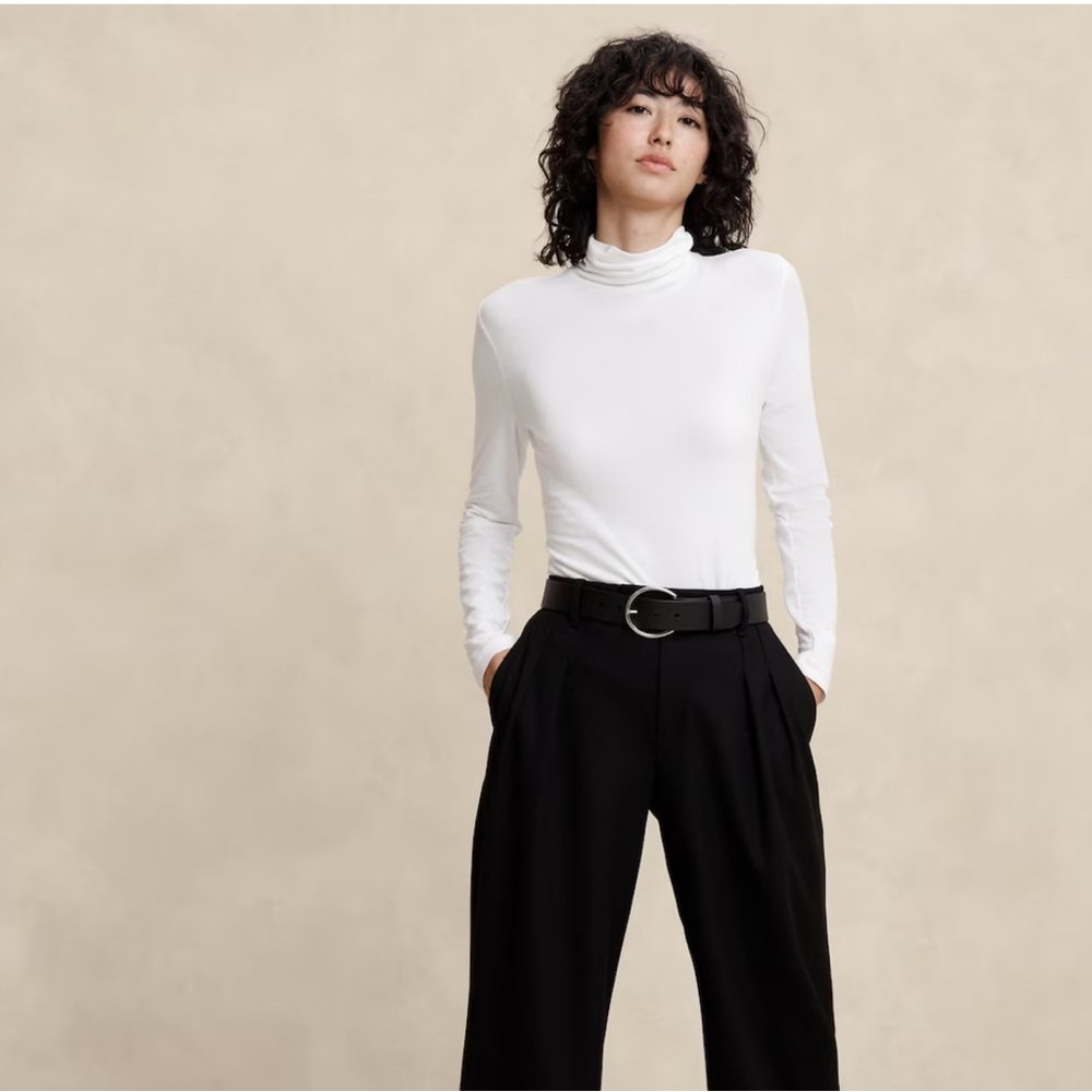 NWOT Banana Republic Timeless Turtleneck Top